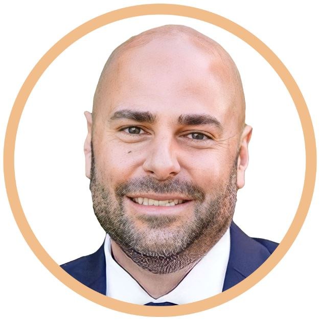 Derek Bauer, Associate Broker with Real Estate One in Brighton, Michigan